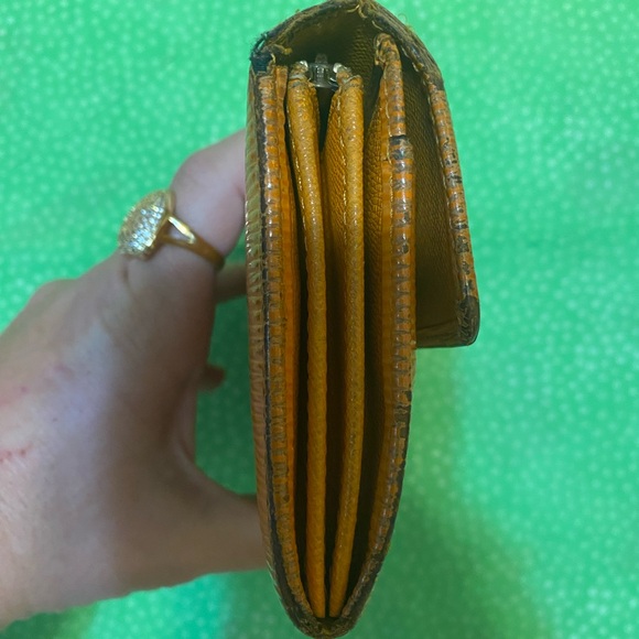 Louis Vuitton Epi Yellow Sarah Wallet - Picture 6 of 10